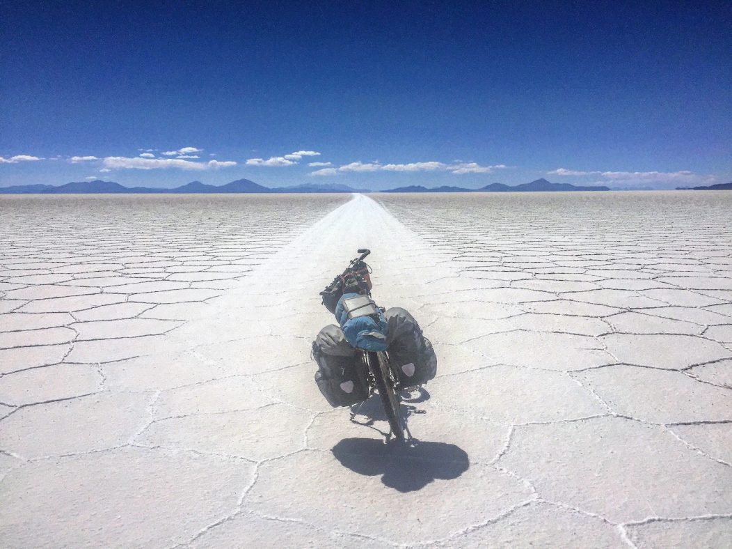 serene salar de Uyuni